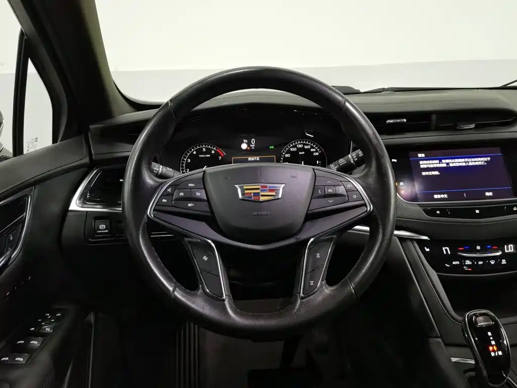 Cadillac XT5 2020 — фото 11
