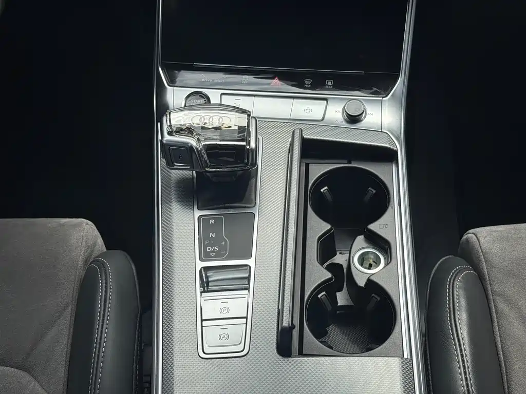 Audi A6L 2024 — фото 12