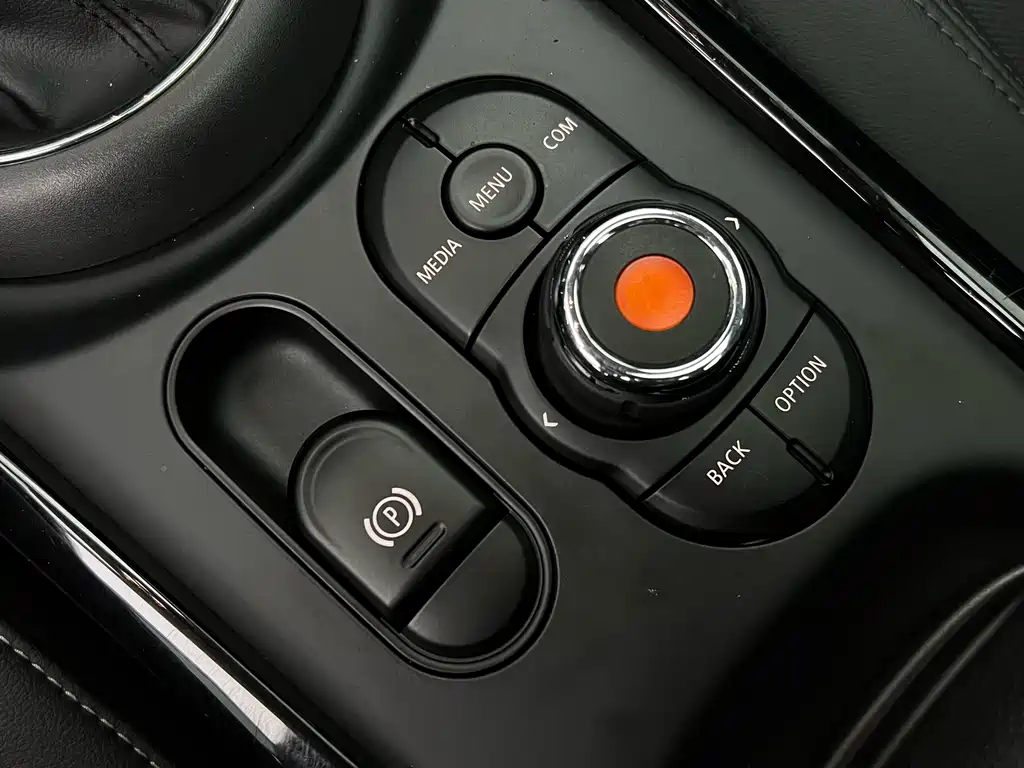 MINI Clubman 2020 — фото 16
