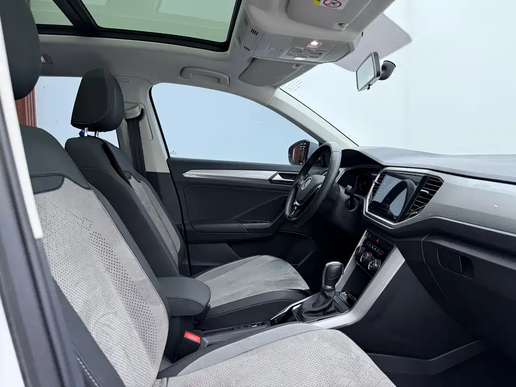 Volkswagen T-Roc 2022 — фото 14