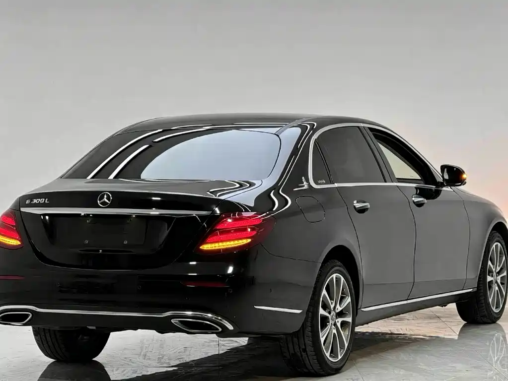 Mercedes-Benz E-Class 2019 — фото 4