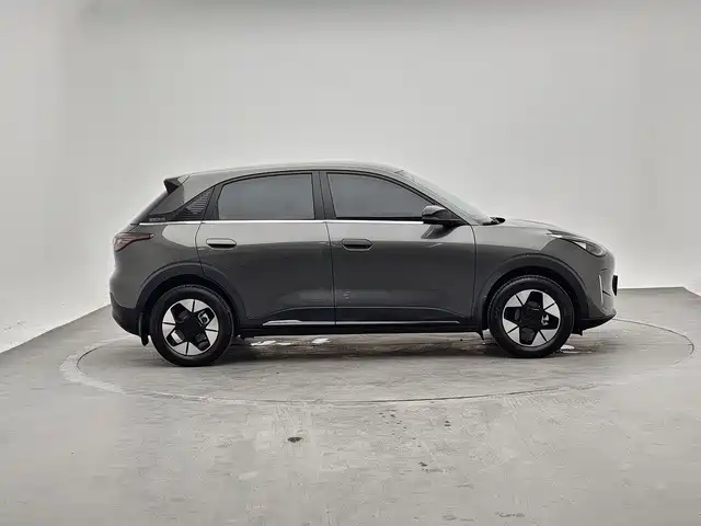 Geely Galaxy Starwish 2024 — фото 3