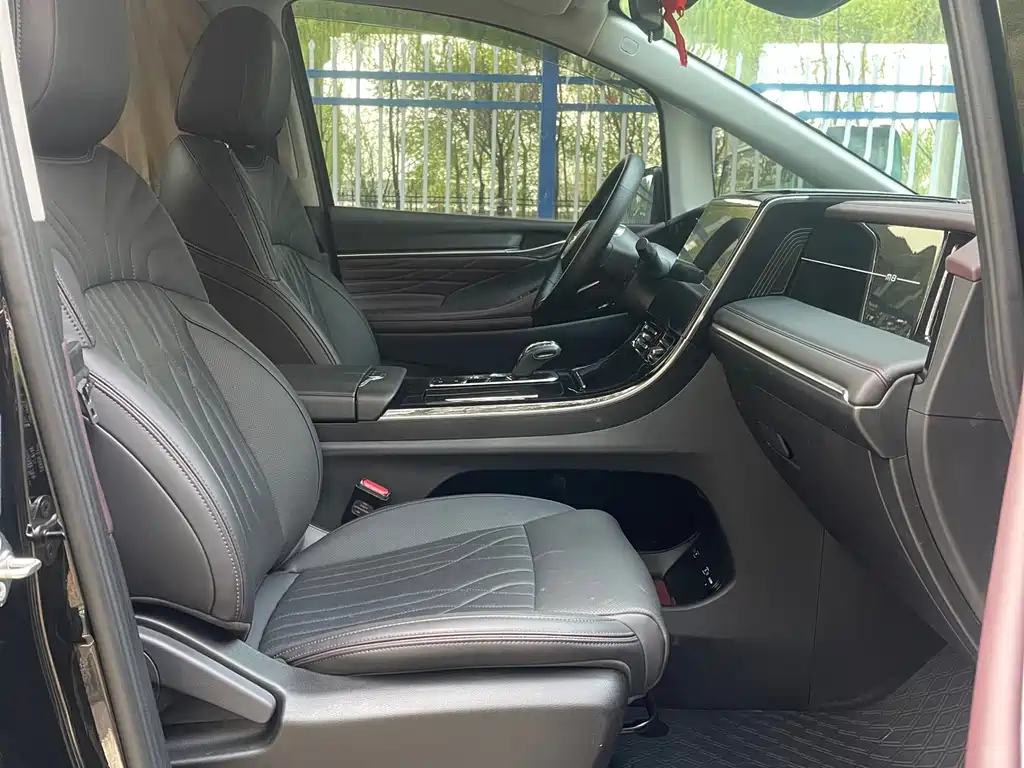 GAC Motor Trumpchi M8 2025 — фото 10