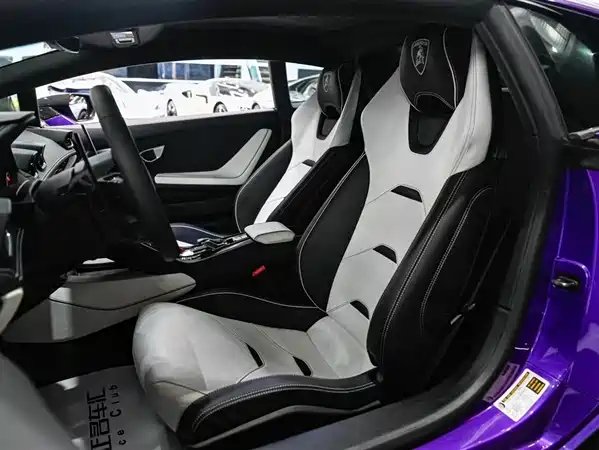 Lamborghini Huracan 2021