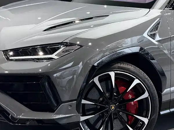 Lamborghini Urus 2024