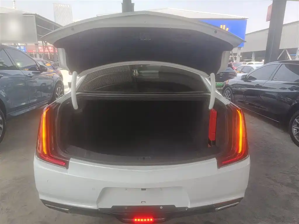 Cadillac XTS 2019 — фото 19