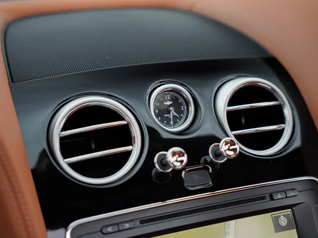 Bentley Flying Spur 2018 — фото 28
