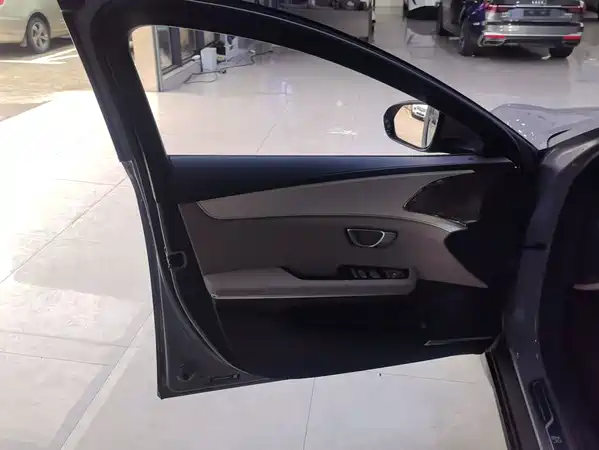 BYD Han 2025