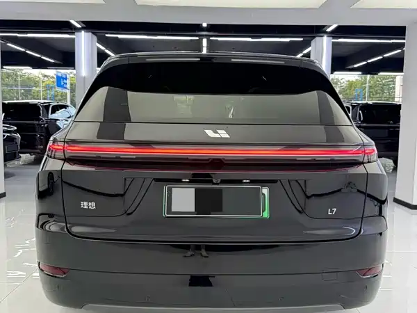 Li Auto L7 2025