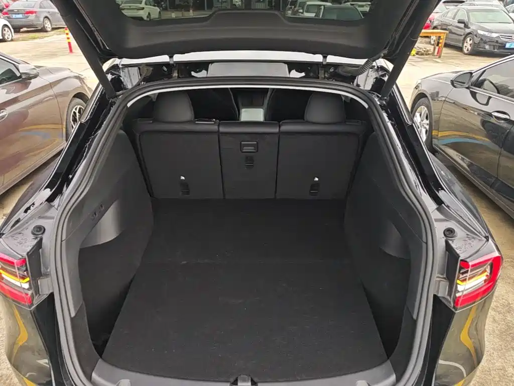 Tesla Model Y 2023 — фото 19