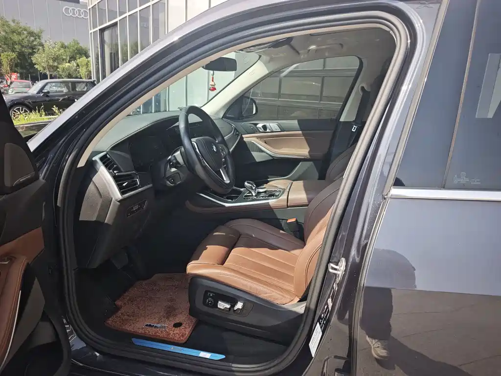 BMW X7 2021 — фото 10