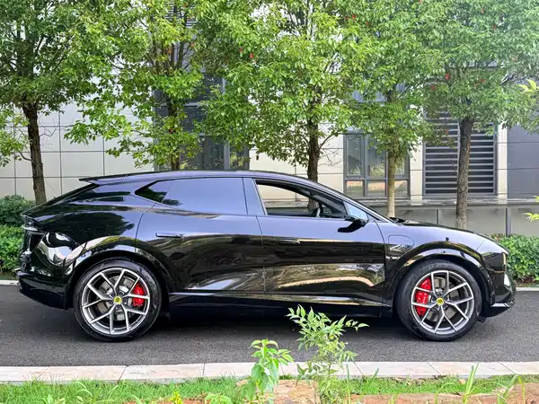Lotus ELETRE 2025