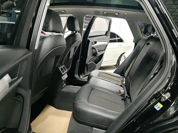 Audi Q5L 2020