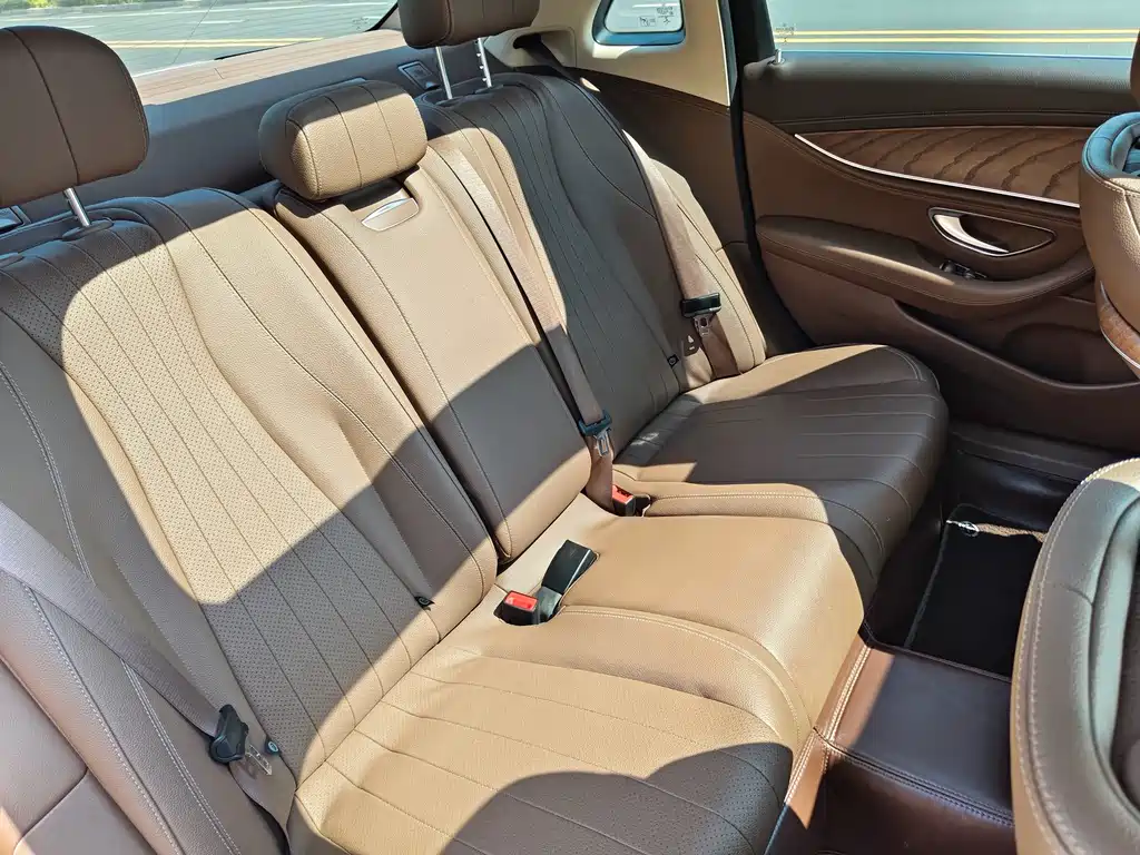 Mercedes-Benz E-Class 2023 — фото 27
