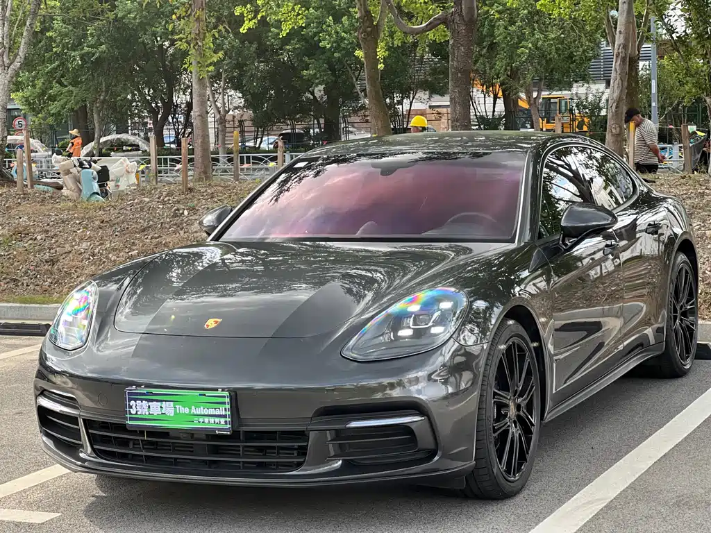 Porsche Panamera 2018 — фото 1