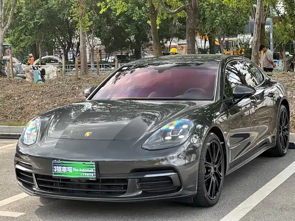 Porsche Panamera 2018