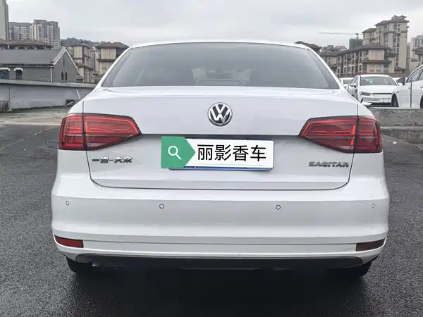 Volkswagen Sagitar 2018