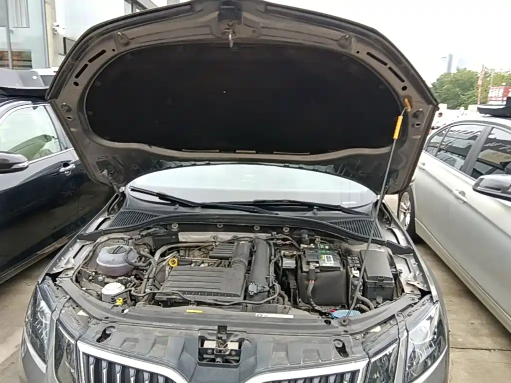 Skoda Octavia 2020 — фото 20