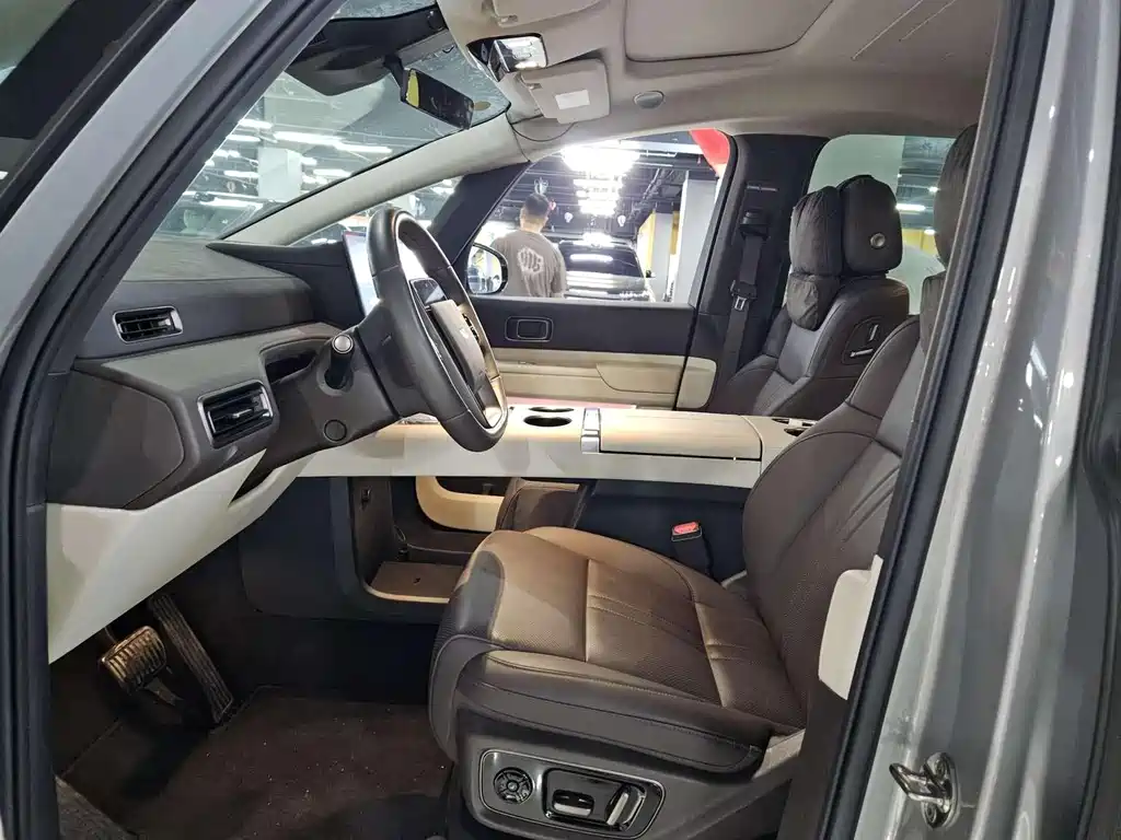 Li Auto Li MEGA 2024