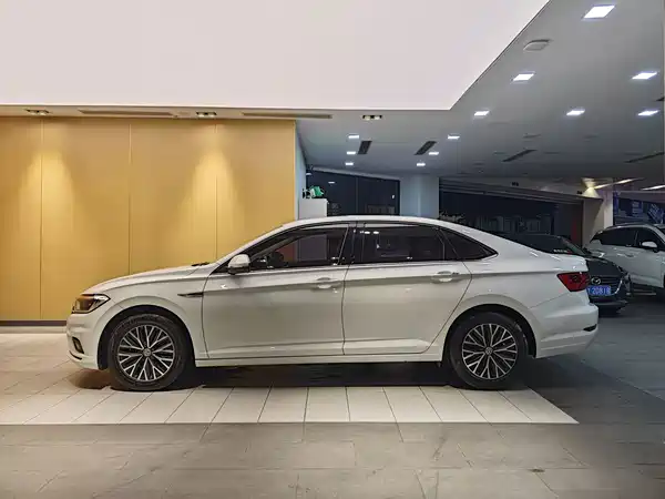 Volkswagen Sagitar 2021