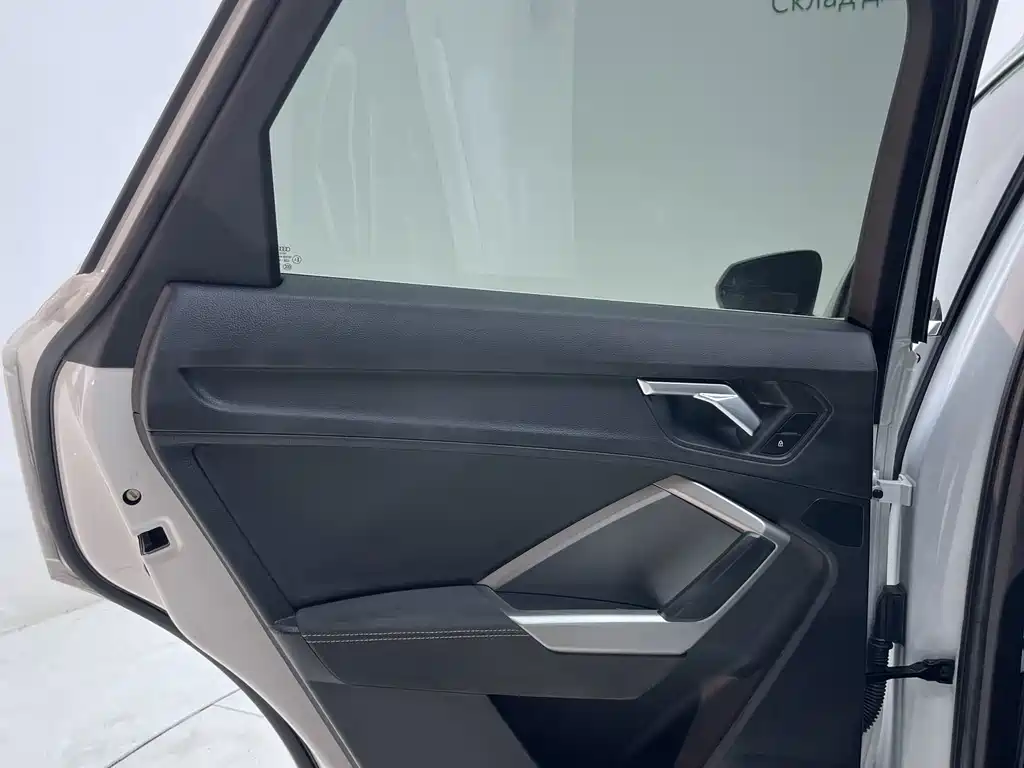 Audi Q3 2023 — фото 21