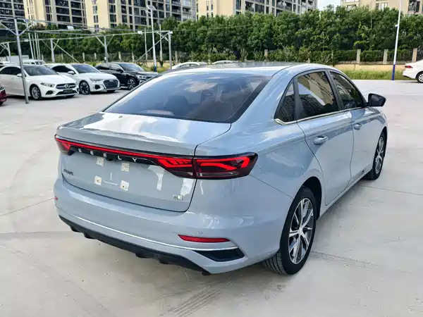 Geely Emgrand 2024
