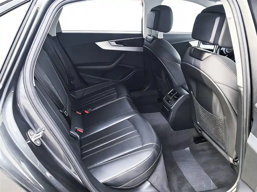 Audi A4L 2023