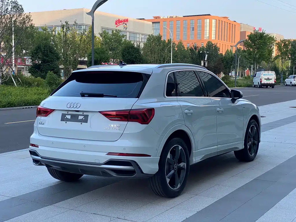 Audi Q3 2023 — фото 18