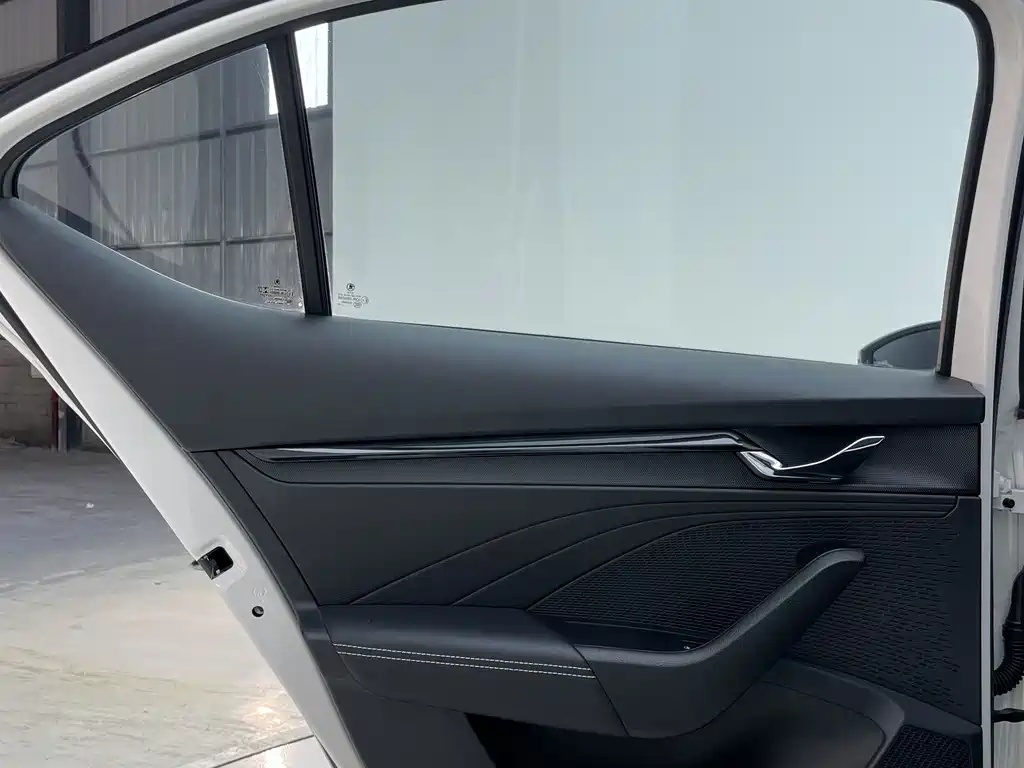 Skoda Octavia 2022 — фото 18