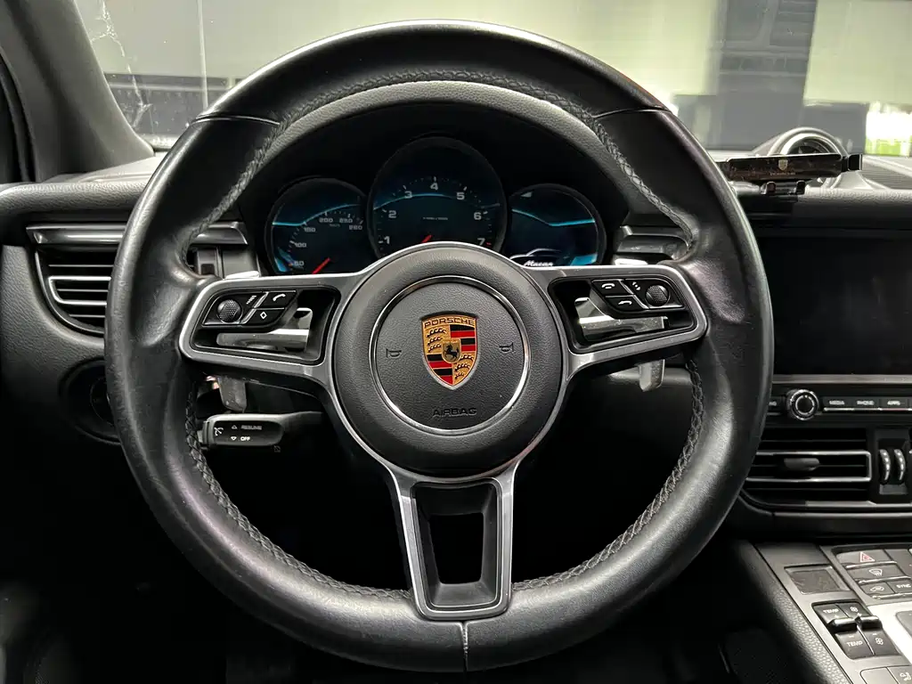 Porsche Macan 2021 — фото 7