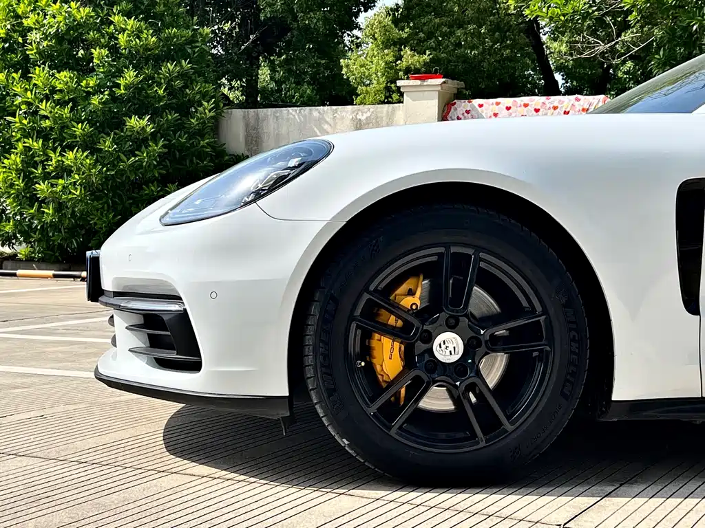 Porsche Panamera 2019 — фото 17