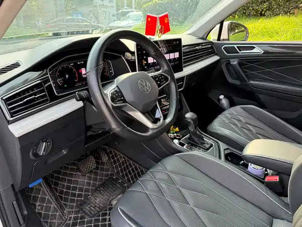 Volkswagen Tiguan L 2022