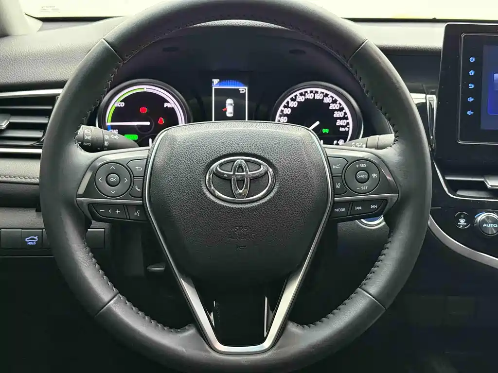 Toyota Camry 2023 — фото 15