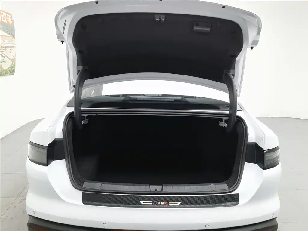 BYD Seal 05 DM-i 2025 — фото 16