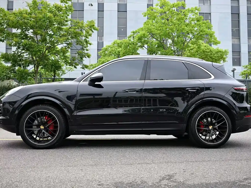 Porsche Cayenne 2018 — фото 3
