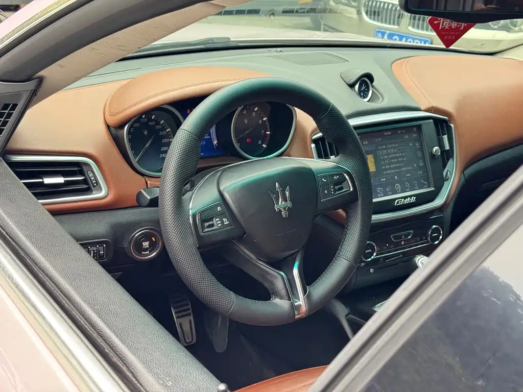 Maserati Ghibli 2015 — фото 28