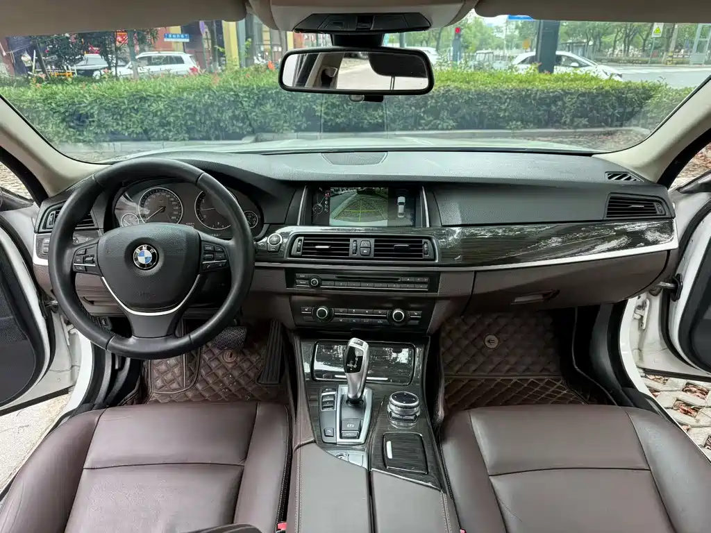 BMW 5 Series 2014 — фото 8