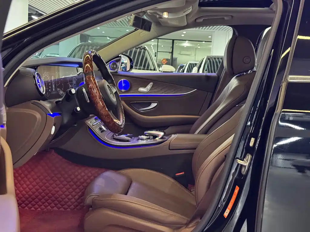 Mercedes-Benz E-Class 2018 — фото 12