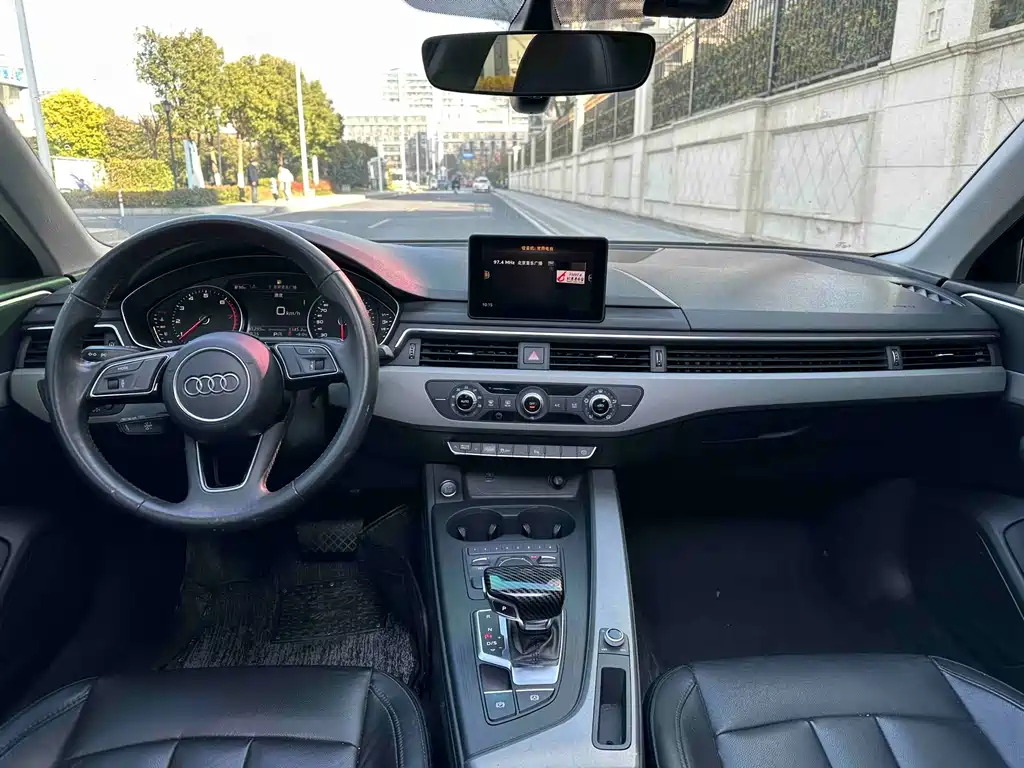 Audi A4L 2018 — фото 11