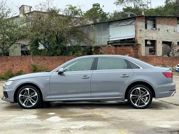 Audi A4L 2019