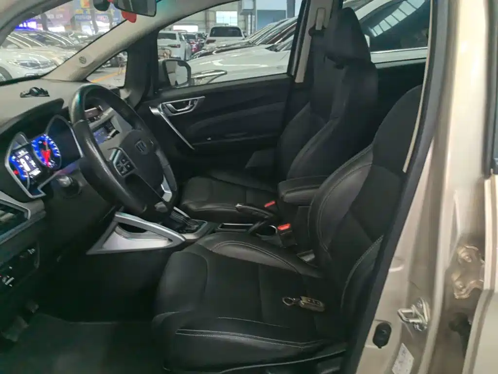 Geely Vision X3 2018 — фото 15