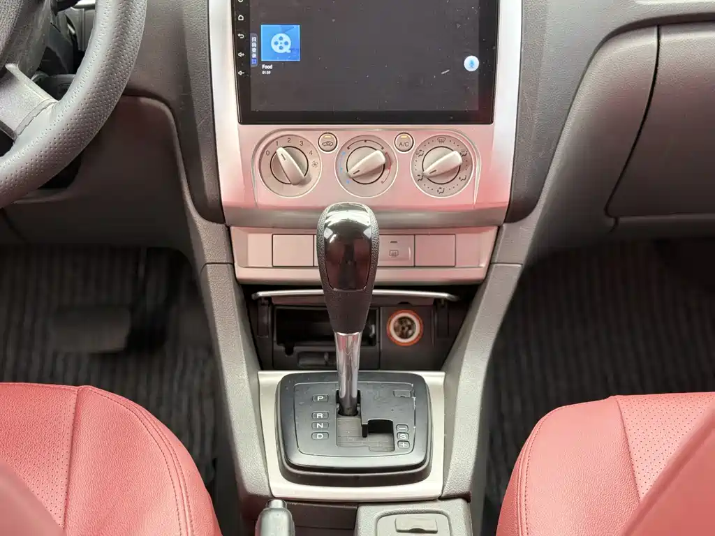 Ford Focus 2015 — фото 11