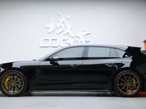 Porsche Panamera 2023