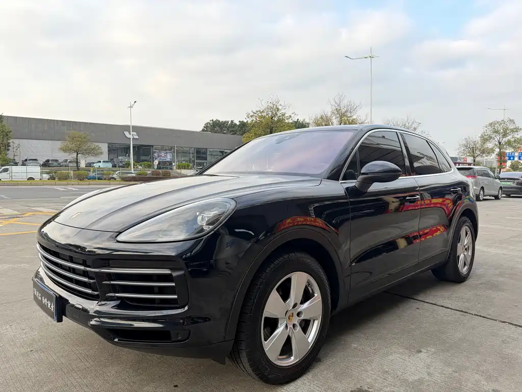 Porsche Cayenne 2018 — фото 1