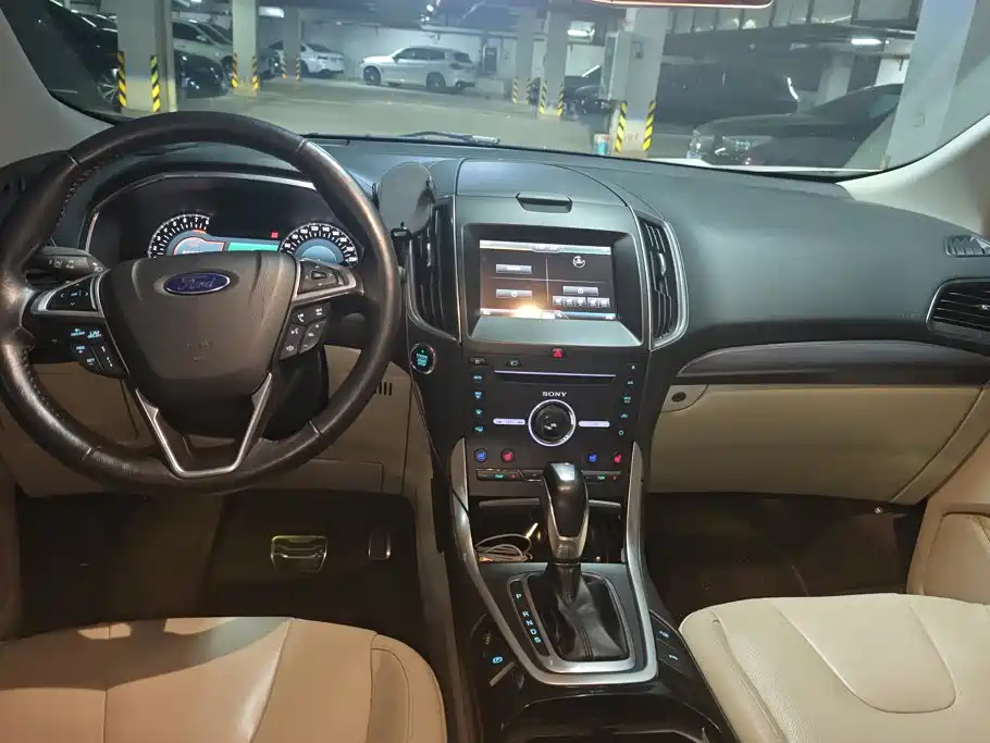 Ford Edge 2015 — фото 12