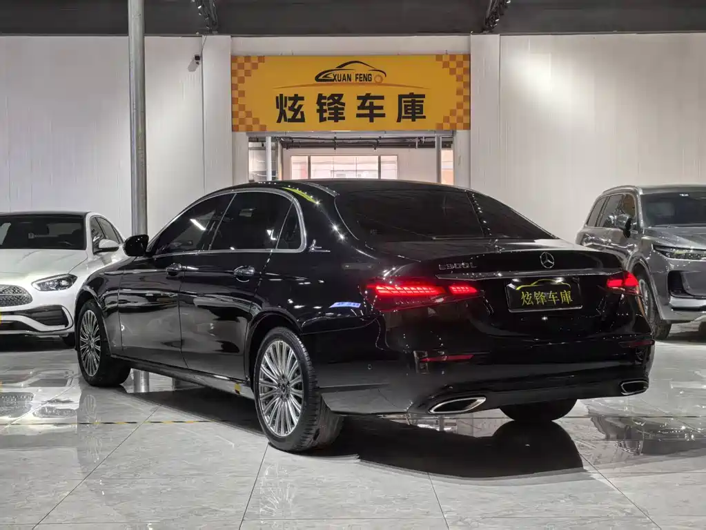 Mercedes-Benz E-Class 2022 — фото 10