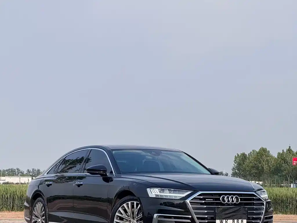 Audi A8 2021 — фото 2