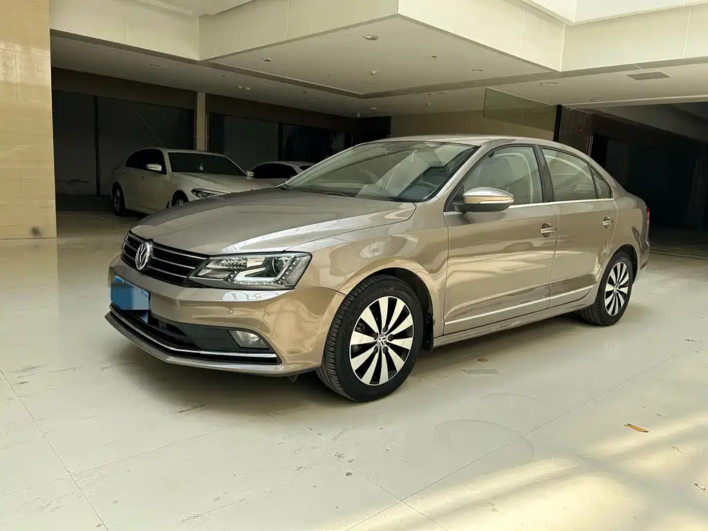 Volkswagen Sagitar 2015