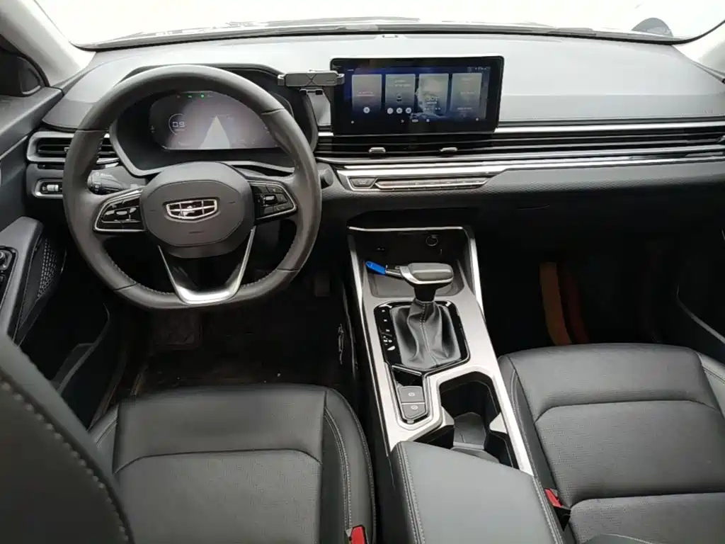 Geely Emgrand 2023 — фото 10