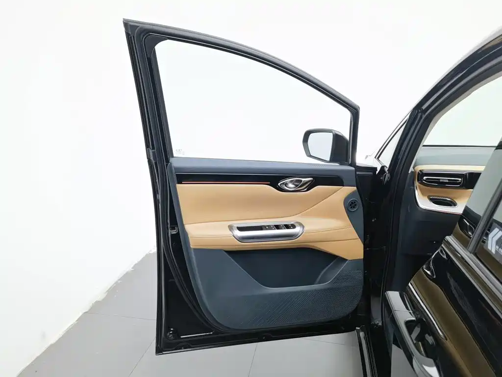GAC Trumpchi E8 PHEV 2024 — фото 8